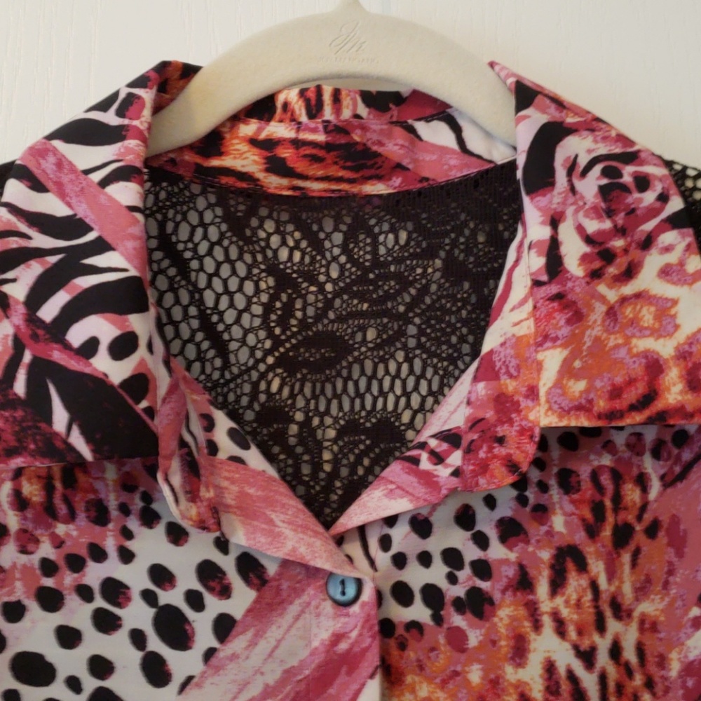 Antthony Lace back Animal Print Top